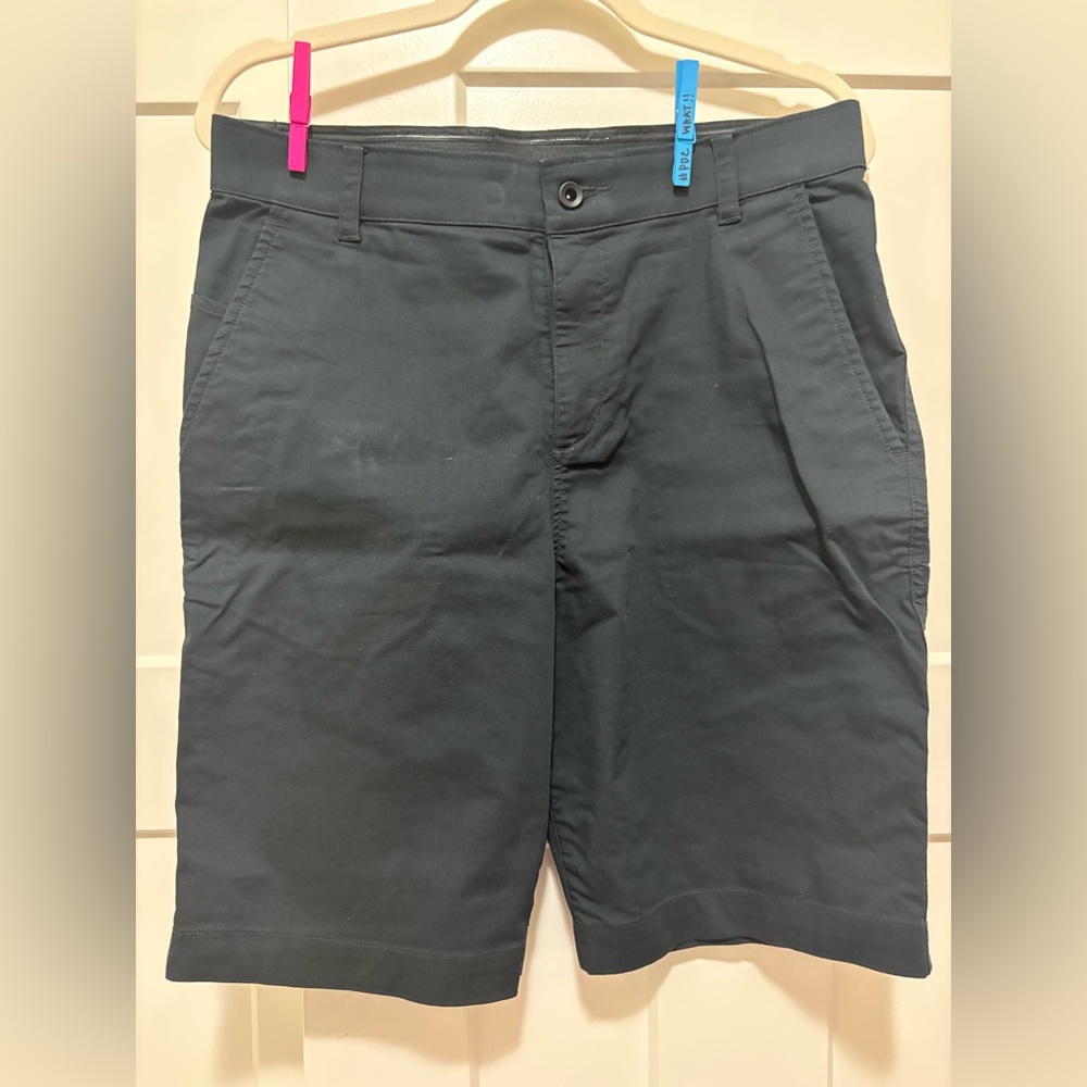 Nike Men's Black Flat Front Shorts-30 Waist